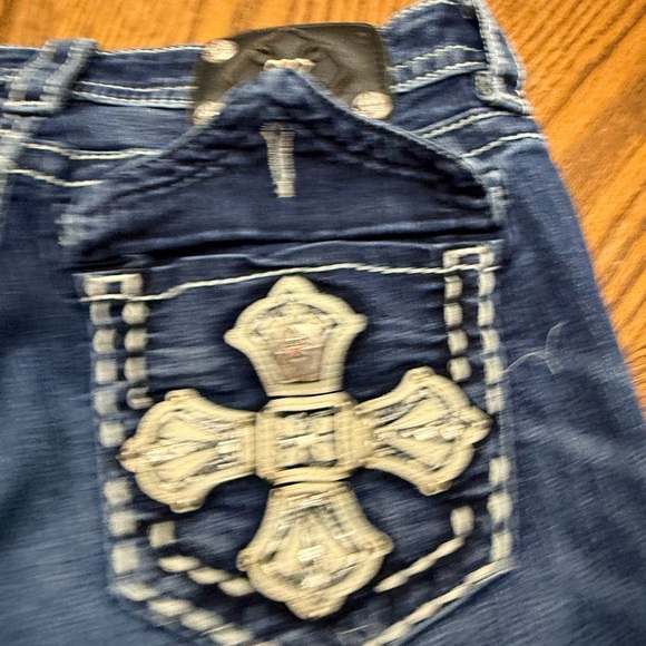 Miss Me Dark Wash Cropped Jeans with Silver Details - Picture 3 of 10